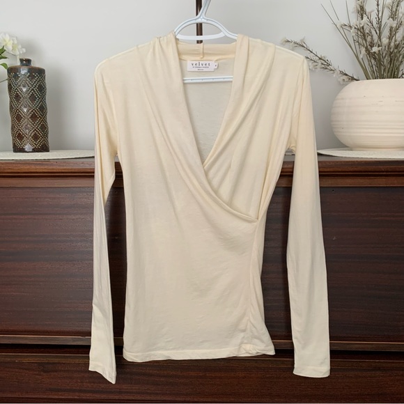 Velvet by Graham & Spencer Meri Wrap Front Fitted Top in Cream, Size XS - Picture 2 of 8